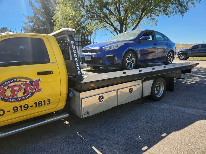this image shows towing services in lakewood