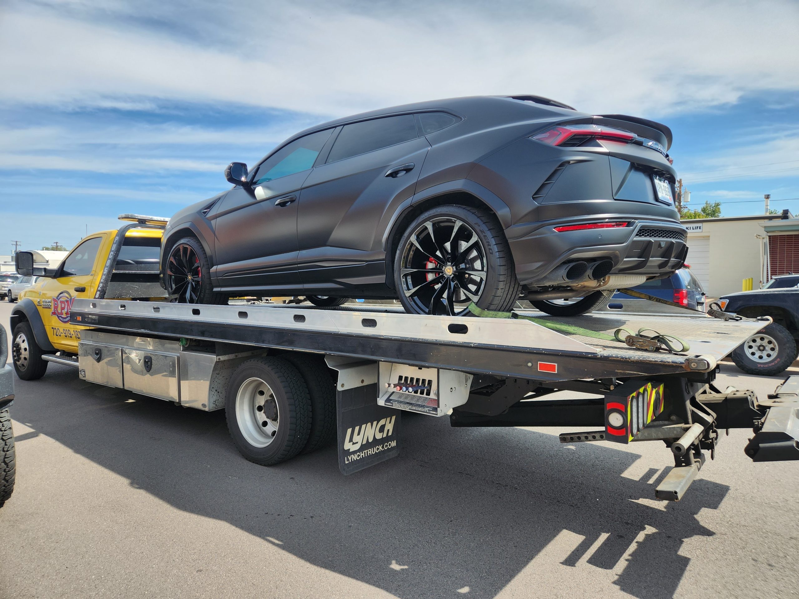 Lakewood-light-duty-towing this image shows light-duty towing services in Lakewood, CO