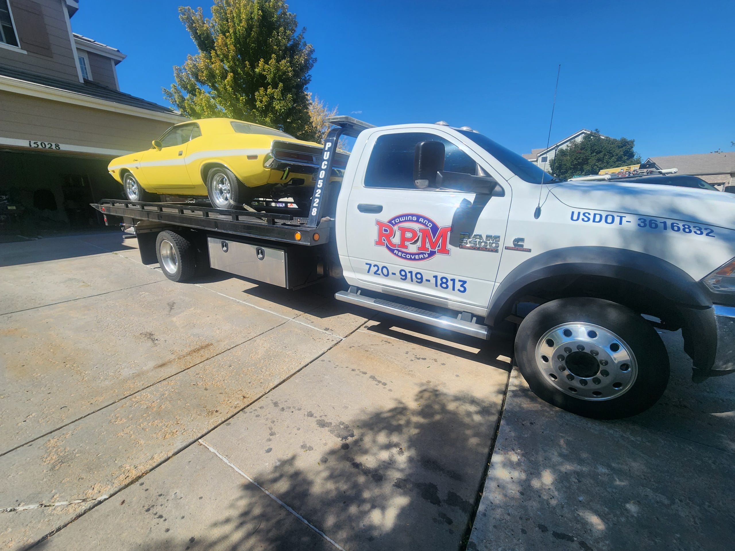 this image shows junk car removal in Lakewood, CO
